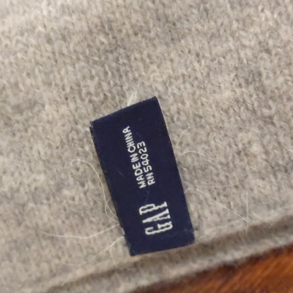 Scarf - Picture 3 of 4